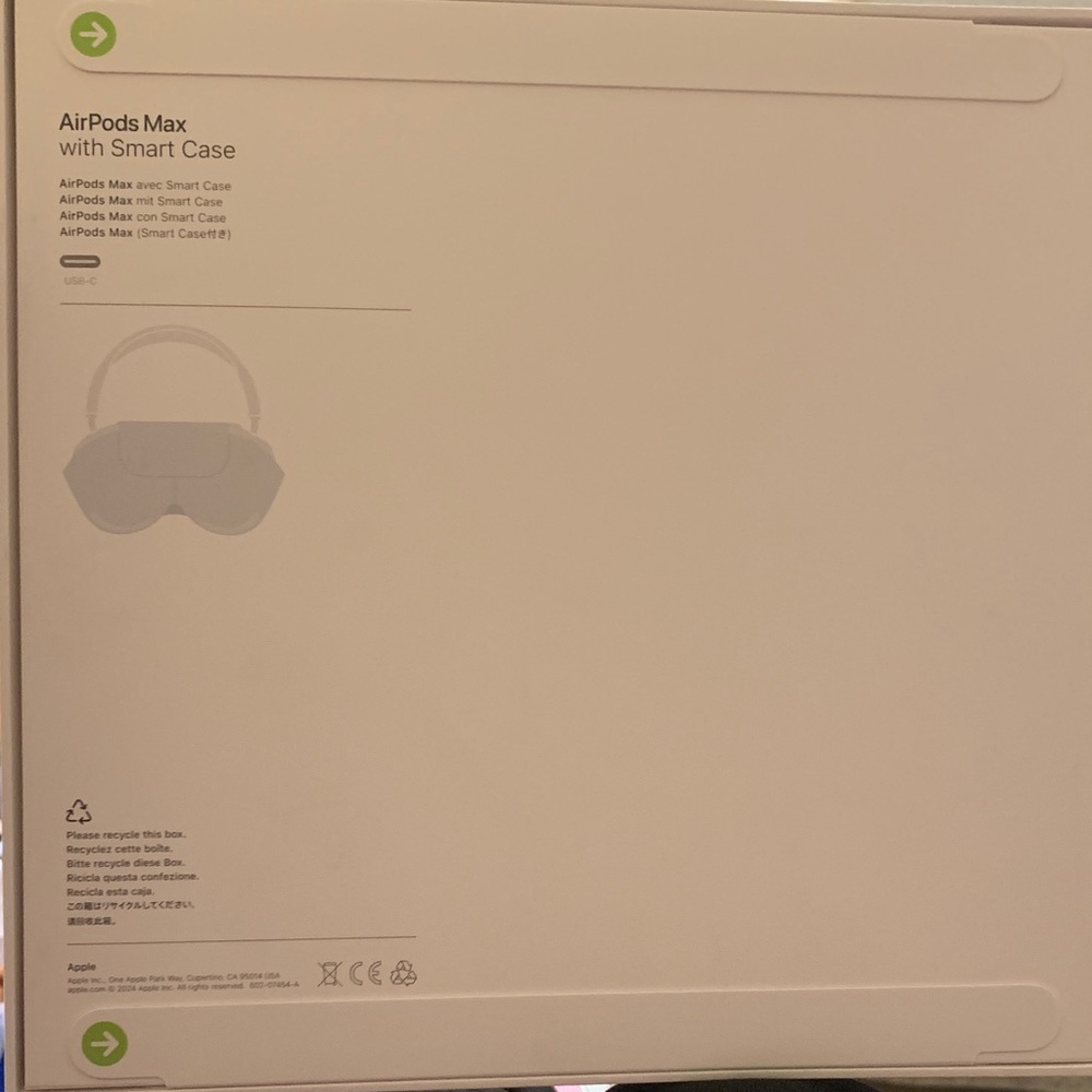 Apple AirPods Max with Smart Case - Cream